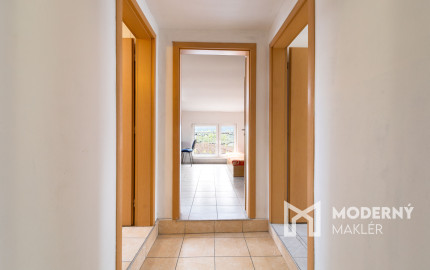 Na predaj 5-izbový byt s terasou a parkovacím miestom v obci Lipovec