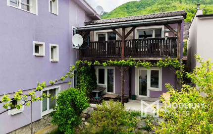 Na predaj 3-izbový byt s terasou, predzáhradkou a parkovacím miestom v obci Lipovec