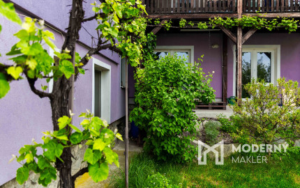 Na predaj 3-izbový byt s terasou, predzáhradkou a parkovacím miestom v obci Lipovec