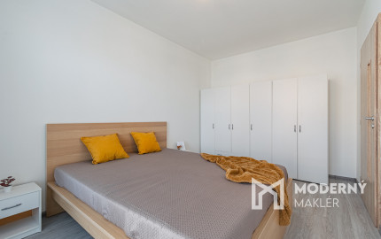 Na prenájom priestranný 2-izbový byt v Devínskej novej Vsi