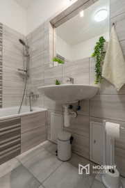 Na prenájom priestranný 2-izbový byt v Devínskej novej Vsi