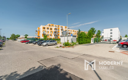 Na prenájom priestranný 2-izbový byt v Devínskej novej Vsi