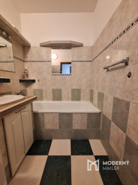 Na predaj 3-izbový byt s loggiou na sídlisku Hájik v Žiline