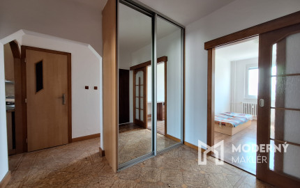 Na predaj 3-izbový byt s loggiou na sídlisku Hájik v Žiline