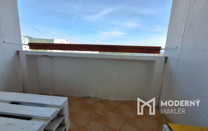 Na predaj 3-izbový byt s loggiou na sídlisku Hájik v Žiline