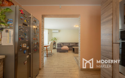 Na predaj 5-izbový rodinný dom v obci Dvorníky