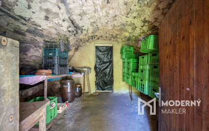 Na predaj 6-izbový rodinný dom v obci Podkriváň