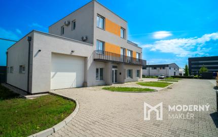 Na prenájom jedno podlažie polyfunkcie na Zavarskej ulici v Trnave