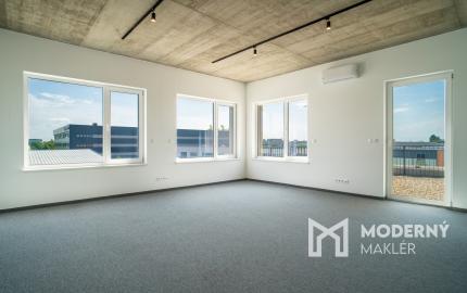 Na prenájom jedno podlažie polyfunkcie na Zavarskej ulici v Trnave