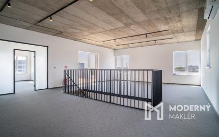 Na prenájom jedno podlažie polyfunkcie na Zavarskej ulici v Trnave