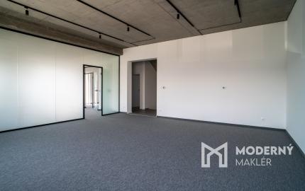 Na prenájom jedno podlažie polyfunkcie na Zavarskej ulici v Trnave