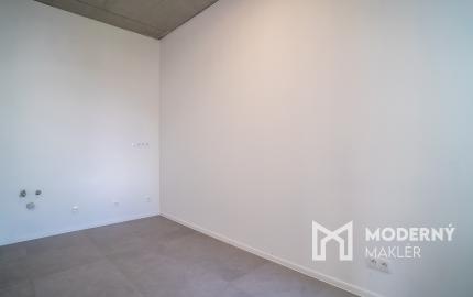 Na prenájom jedno podlažie polyfunkcie na Zavarskej ulici v Trnave