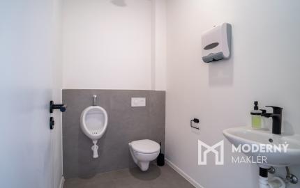 Na prenájom jedno podlažie polyfunkcie na Zavarskej ulici v Trnave