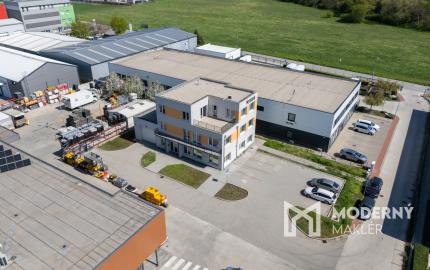 Na prenájom jedno podlažie polyfunkcie na Zavarskej ulici v Trnave