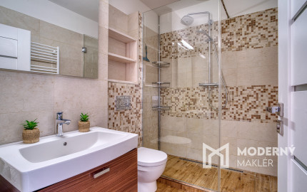 Na prenájom kompletne zariadený 2-izbový byt v centre Trnavy