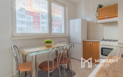 REZERVOVANÉ: Na predaj 2-izbový byt v príjemnej lokalite Popradu