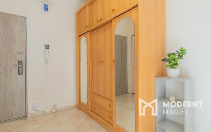 REZERVOVANÉ: Na predaj 2-izbový byt v príjemnej lokalite Popradu