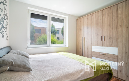 Na predaj dom so vstupom do súkromného jazera v Hrubej Borši