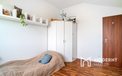 Na predaj dom so vstupom do súkromného jazera v Hrubej Borši