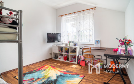 Na predaj dom so vstupom do súkromného jazera v Hrubej Borši