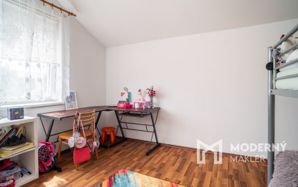 Na predaj dom so vstupom do súkromného jazera v Hrubej Borši