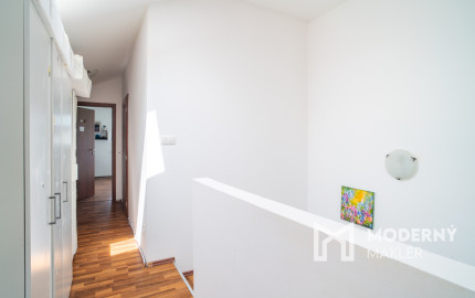 Na predaj dom so vstupom do súkromného jazera v Hrubej Borši