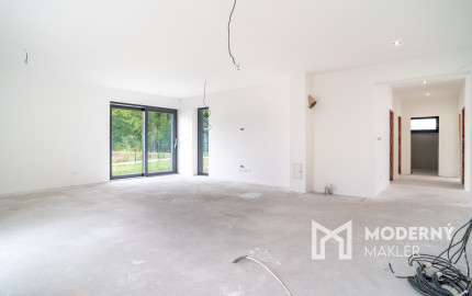 Na predaj 4-izbová novostavba s dvojgarážou v Suchohrade