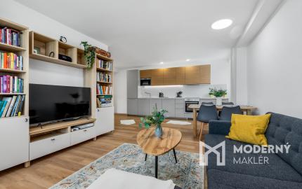 Zrekonštruovaný 3-izbový byt s veľkou dennou zónou v tehlovom dome