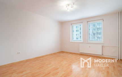 Na predaj priestranný 2-izbový byt vo vyhľadávanej časti v Trnave