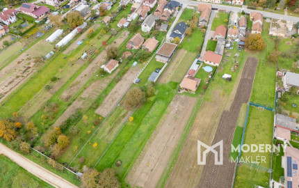 Na predaj rodinný dom so slnečným pozemkom-Veľké Chlievany