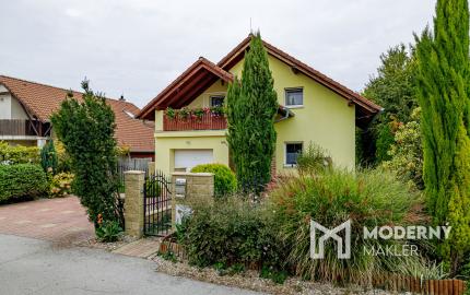 Na predaj 4-izbový rodinný dom s rozprávkovou záhradou v Hviezdoslavove