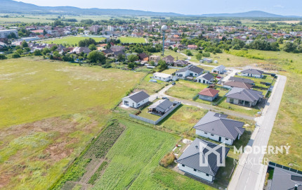 Na predaj skolaudovaný 4-izbový rodinný dom v obci Zohor