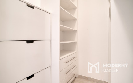 Na predaj priestranný 1-izbový byt v Miloslavove