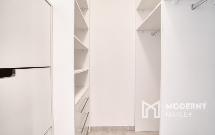 Na predaj priestranný 1-izbový byt v Miloslavove