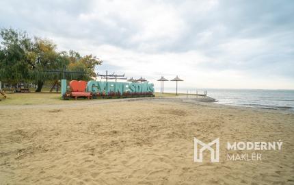 Na predaj stavebné pozemky na Balatone-Építési telek eladó.