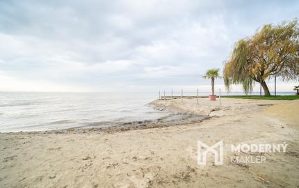 Na predaj stavebné pozemky na Balatone-Építési telek eladó.