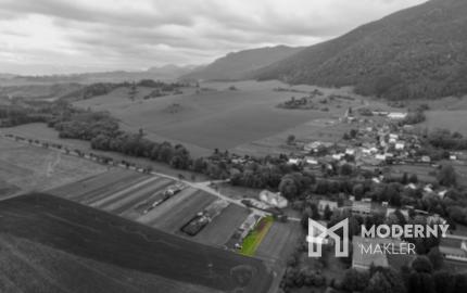 REZERVOVANÉ:Na predaj slnečný pozemok v Kvačanoch