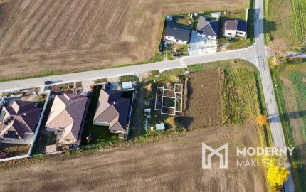 Na predaj stavebný pozemok so základovou doskou v Dolnom Vinodole