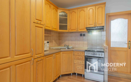 Na predaj 3-izbový byt s potenciálom v tichej lokalite Popradu