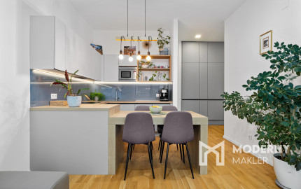 Na predaj 2-izbový slnečný byt v Starom meste s garážovým parkovaním