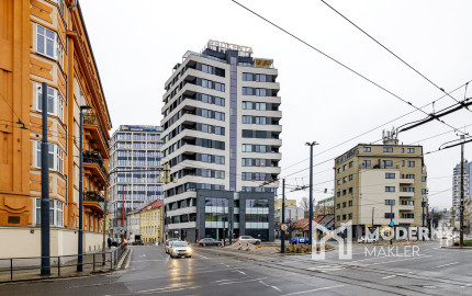 Na predaj 2-izbový slnečný byt v Starom meste s garážovým parkovaním