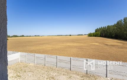 Predaj 4-izbová bytová jednotka v dvojdome v Lehniciach