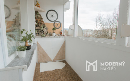 Na predaj 2-izbový byt s loggiou a balkónom v Žiline