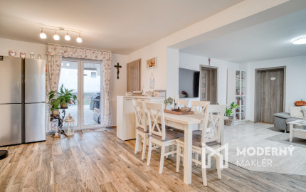 Na predaj priestranný 4-izbový rodinný dom v Malženiciach