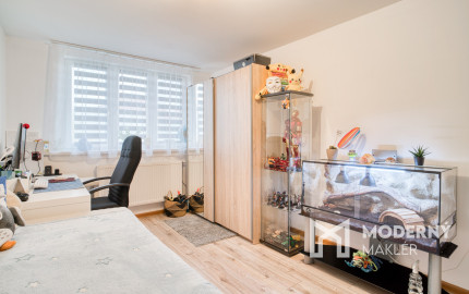 Na predaj priestranný 4-izbový rodinný dom v Malženiciach