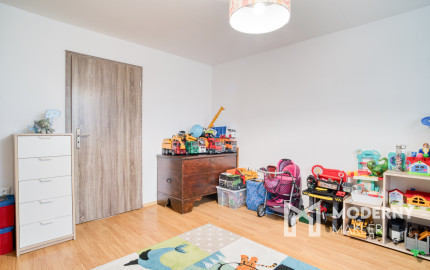 Na predaj priestranný 4-izbový rodinný dom v Malženiciach