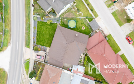 Na predaj priestranný 4-izbový rodinný dom v Malženiciach