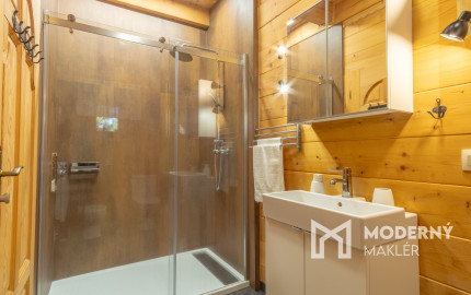 Na predaj dom snov–rodinné sídlo s jazierkom na kúpanie a panoramatickým výhľadom na Vysoké Tatry