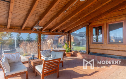 Na predaj dom snov–rodinné sídlo s jazierkom na kúpanie a panoramatickým výhľadom na Vysoké Tatry