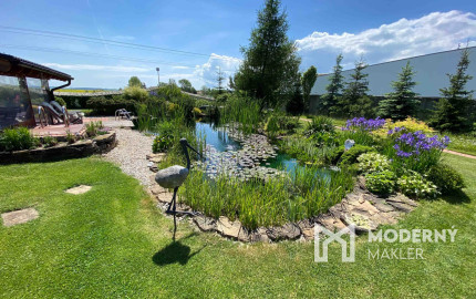 Na predaj dom snov–rodinné sídlo s jazierkom na kúpanie a panoramatickým výhľadom na Vysoké Tatry